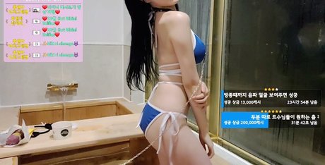 Nacktes geleaktes OnlyFans-Foto von Lluchiaa