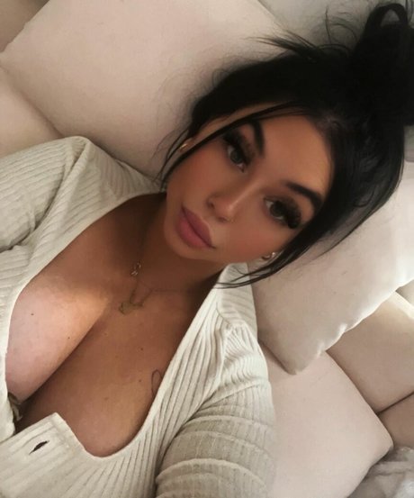Nacktes geleaktes OnlyFans-Foto von Mbou