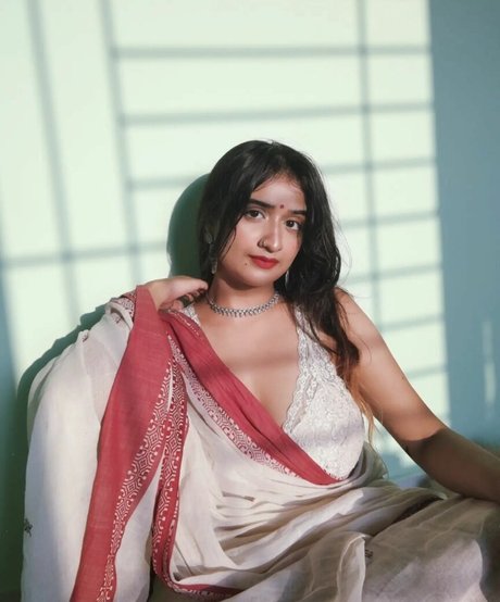 Nacktes geleaktes OnlyFans-Foto von Ruchika Tandon