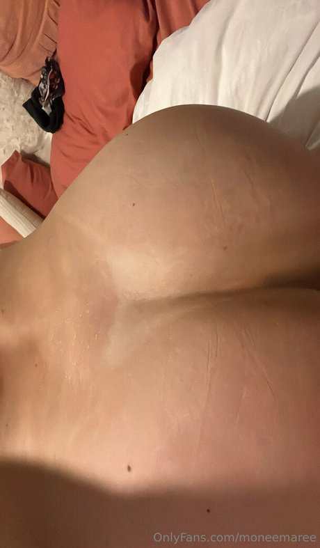 Nacktes geleaktes OnlyFans-Foto von Moneemaree