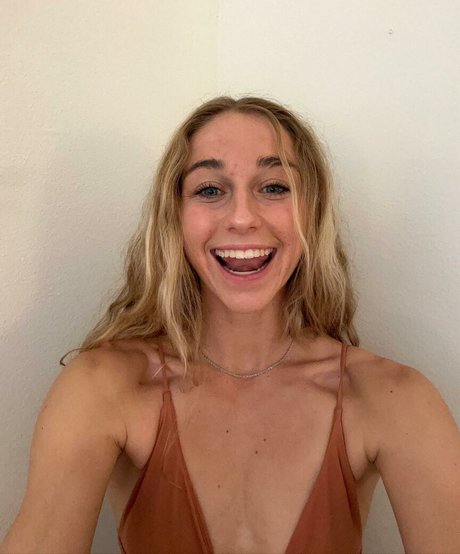 Nacktes geleaktes OnlyFans-Foto von Siena Palicke