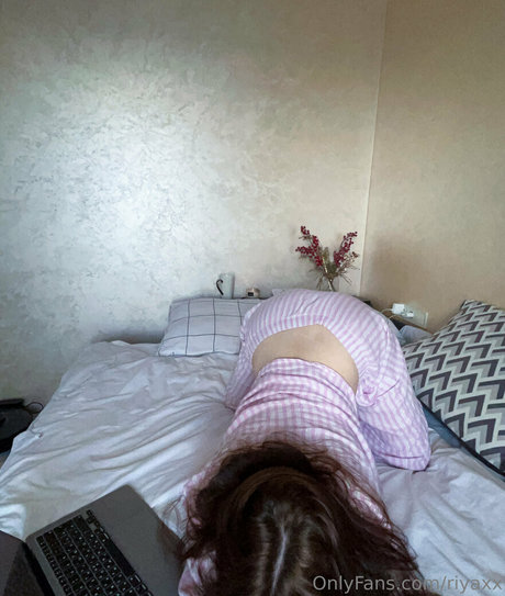 Nacktes geleaktes OnlyFans-Foto von Riyaxx
