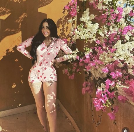 Nacktes geleaktes OnlyFans-Foto von Elmaghrabyn