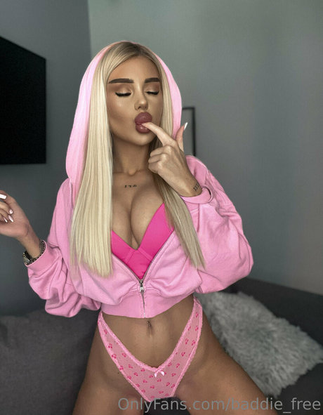 Nacktes geleaktes OnlyFans-Foto von Baddiefree