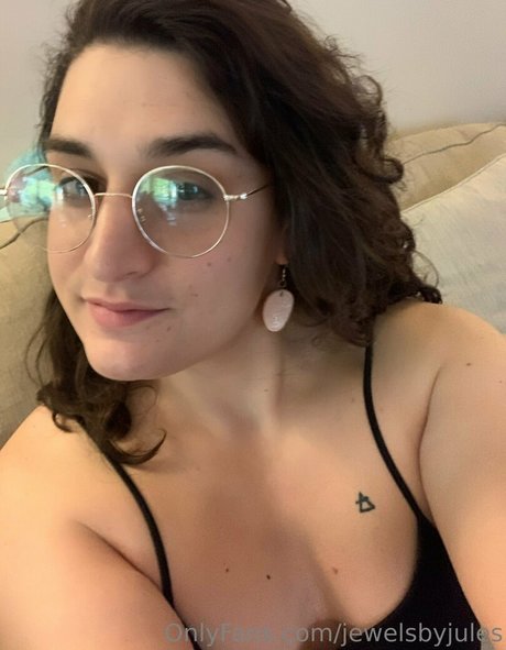 Nacktes geleaktes OnlyFans-Foto von Jewelsbyjules