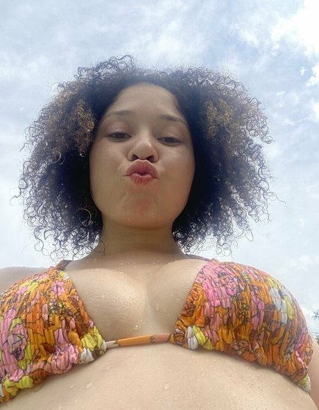 Nacktes geleaktes OnlyFans-Foto von Btings