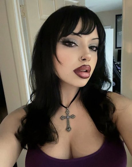Nacktes geleaktes OnlyFans-Foto von Vamppixiee