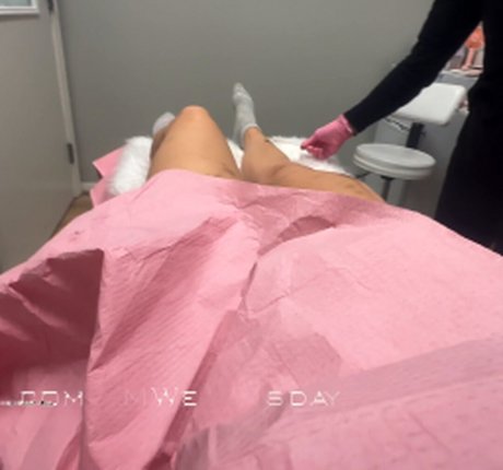 Nacktes geleaktes OnlyFans-Foto von Amwednesday