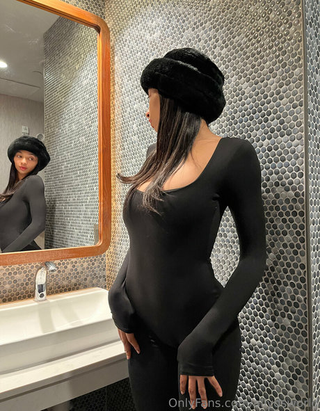 Nacktes geleaktes OnlyFans-Foto von Allydsworld