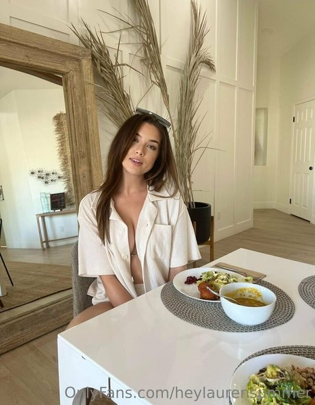 Nacktes geleaktes OnlyFans-Foto von Heylaurensummer