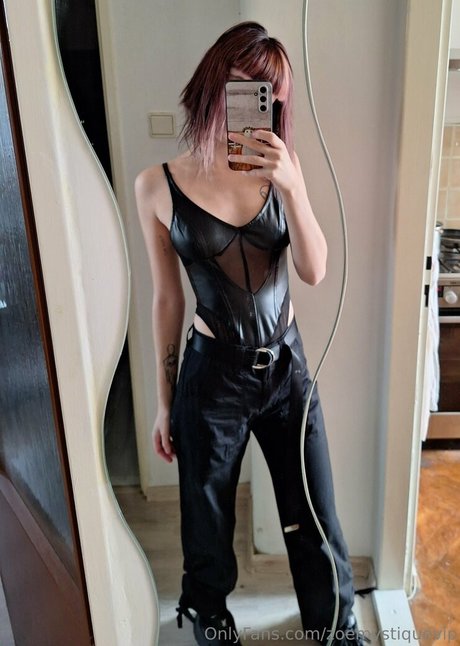 Nacktes geleaktes OnlyFans-Foto von Zoemystiqueee
