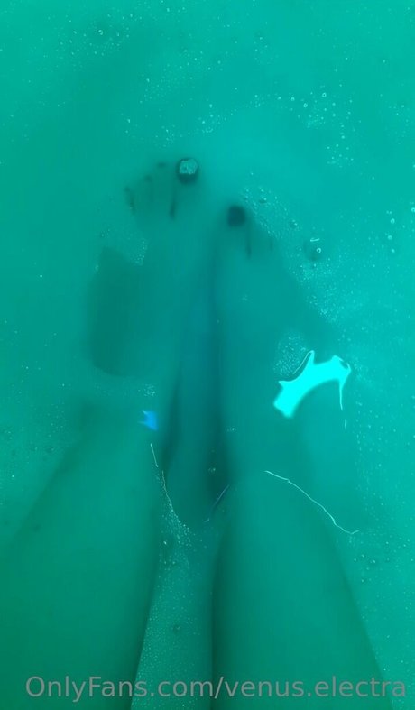 Nacktes geleaktes OnlyFans-Foto von Venuselectra