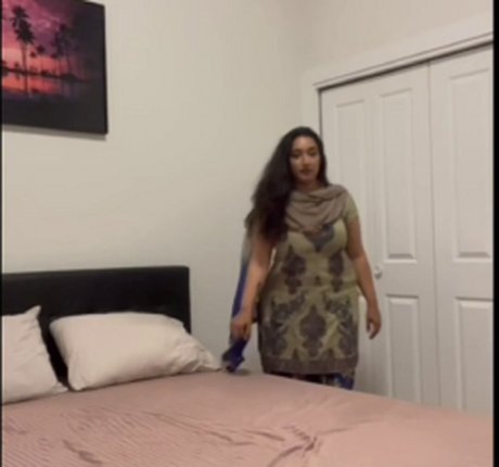 Nacktes geleaktes OnlyFans-Foto von Iamrakhi