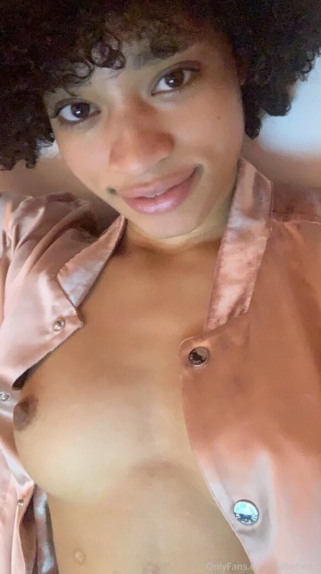 Nacktes geleaktes OnlyFans-Foto von Princess Hallie