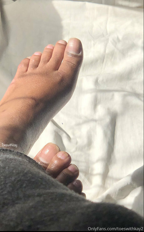 Nacktes geleaktes OnlyFans-Foto von Toeswithkay2