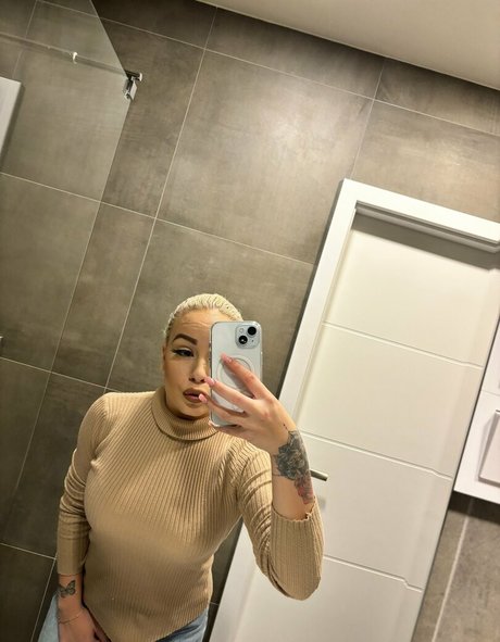 Candyylovee99