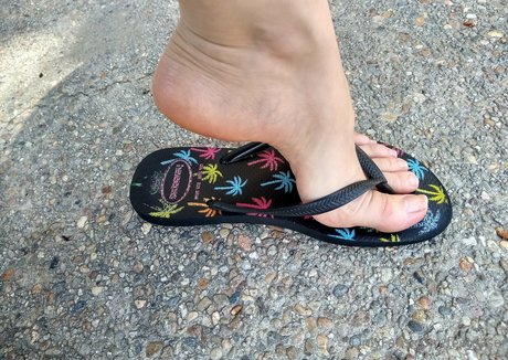 Nacktes geleaktes OnlyFans-Foto von Feeteaser