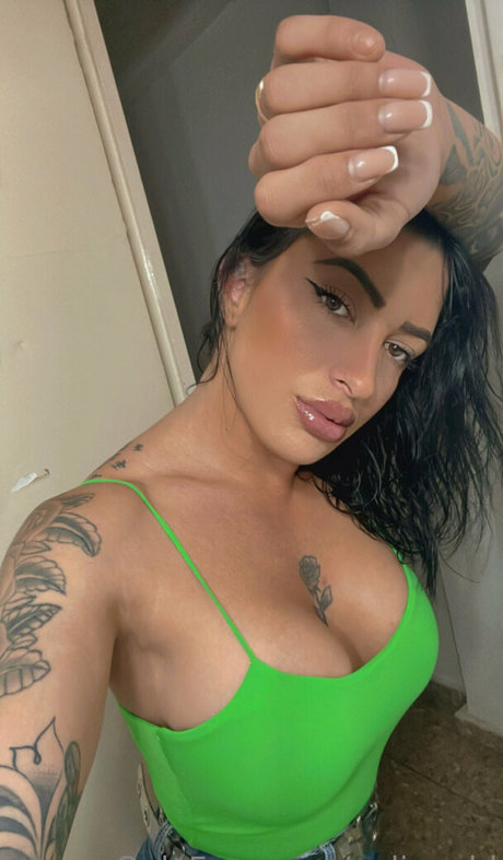 Nacktes geleaktes OnlyFans-Foto von Neliagold