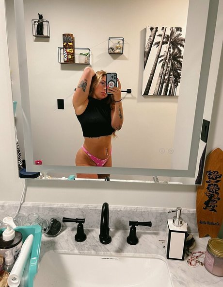 Nacktes geleaktes OnlyFans-Foto von Reannon Hill