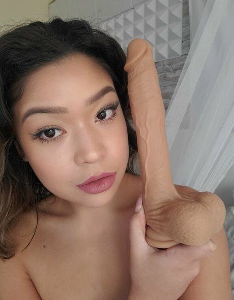Nacktes geleaktes OnlyFans-Foto von Babylumpiia