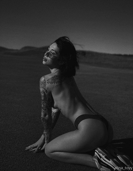 Nacktes geleaktes OnlyFans-Foto von Polinamolly