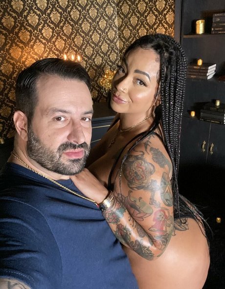 Nacktes geleaktes OnlyFans-Foto von Bjrawcom  Gotfilledcom