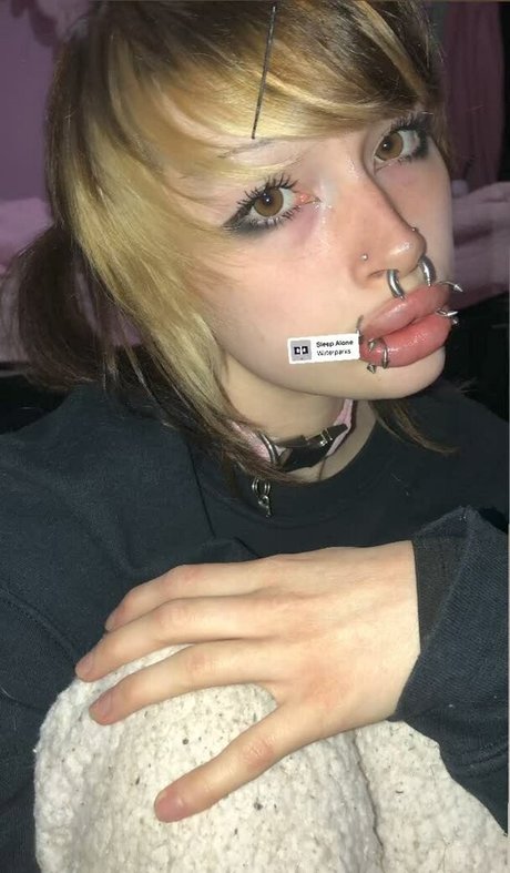 Nacktes geleaktes OnlyFans-Foto von Puppyxox