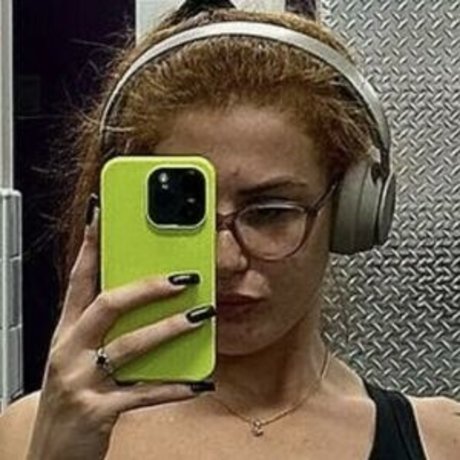 Nacktes geleaktes OnlyFans-Foto von Musclemommmmy