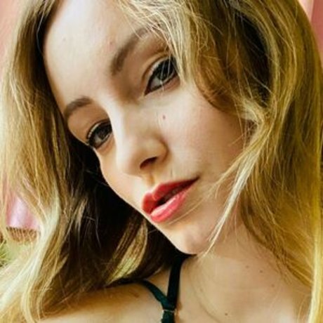 Nacktes geleaktes OnlyFans-Foto von Mistress Victoria Lynn