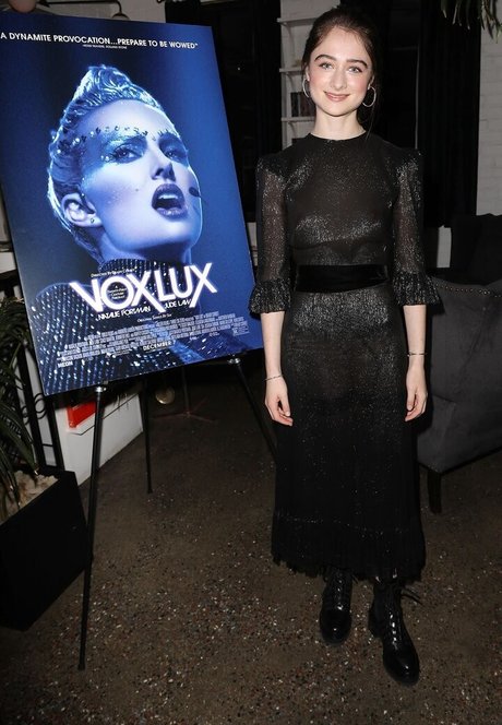 Nacktes geleaktes OnlyFans-Foto von Raffey Cassidy