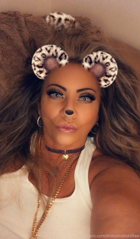 Nacktes geleaktes OnlyFans-Foto von Hottotrottotsfree
