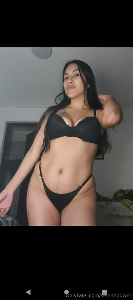 Nacktes geleaktes OnlyFans-Foto von Selenepower