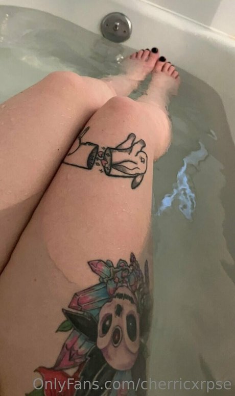 Nacktes geleaktes OnlyFans-Foto von Cherricxrpse