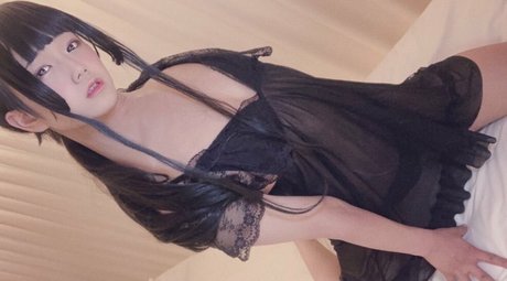 Nacktes geleaktes OnlyFans-Foto von Renoniko