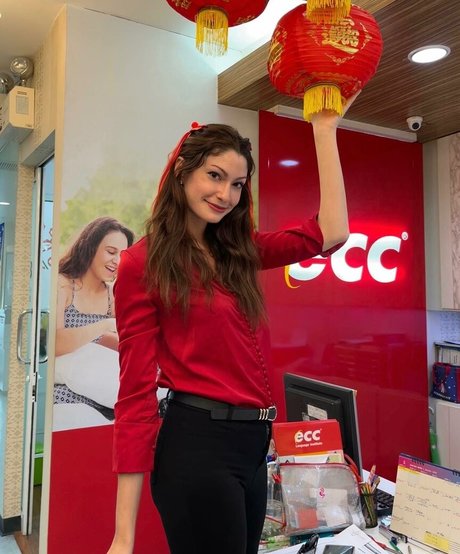 Kimberly Apasara Thomas