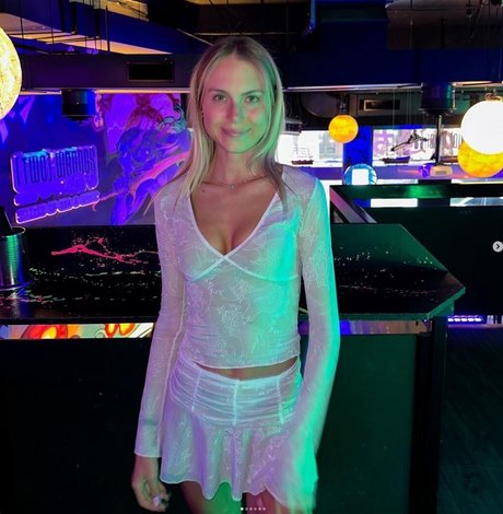 Nacktes geleaktes OnlyFans-Foto von Sarah Lloyd