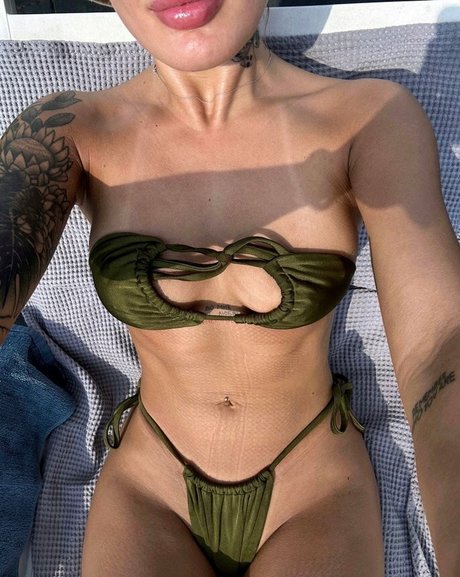 Nacktes geleaktes OnlyFans-Foto von Arinawhynot