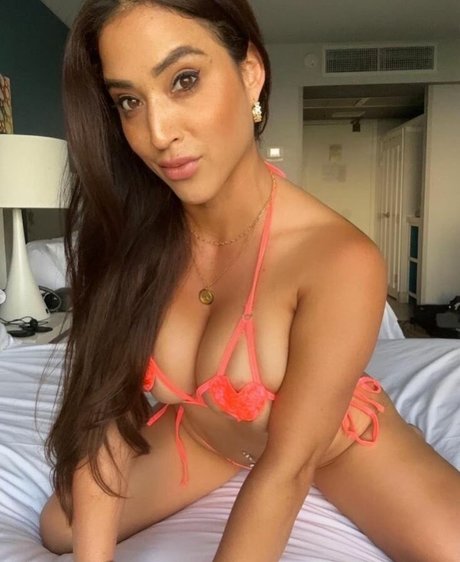 Nacktes geleaktes OnlyFans-Foto von Nursekarinatv