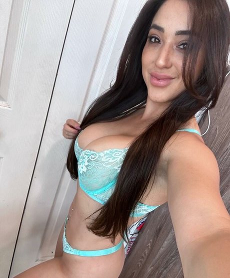 Nacktes geleaktes OnlyFans-Foto von Nursekarinatv