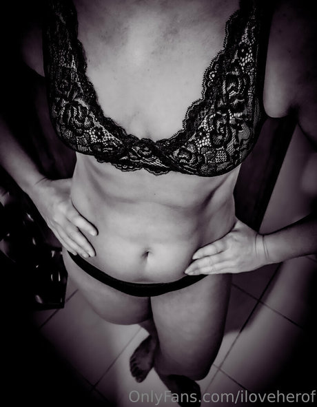 Nacktes geleaktes OnlyFans-Foto von Iloveherof