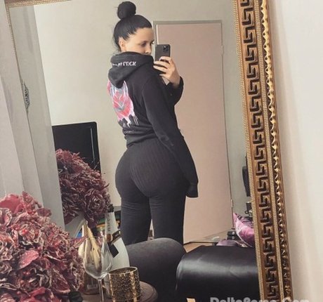 Karolina Nella