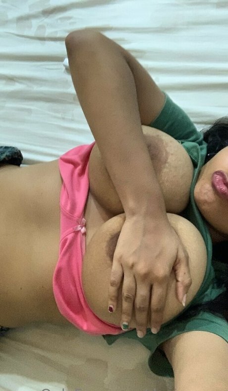 Nacktes geleaktes OnlyFans-Foto von Desiaurora