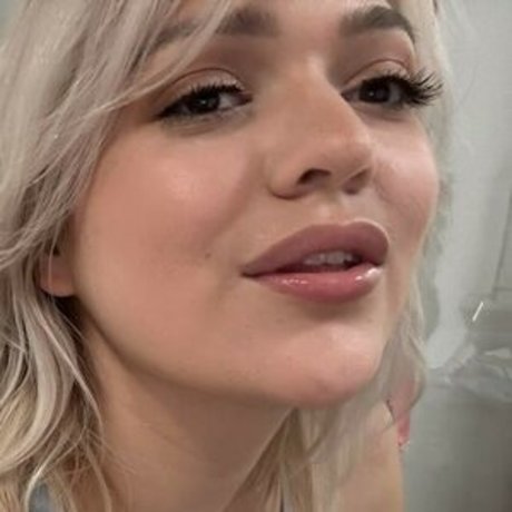 Nacktes geleaktes OnlyFans-Foto von Adaline Star