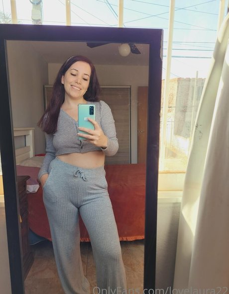 Nacktes geleaktes OnlyFans-Foto von Lovelaura22