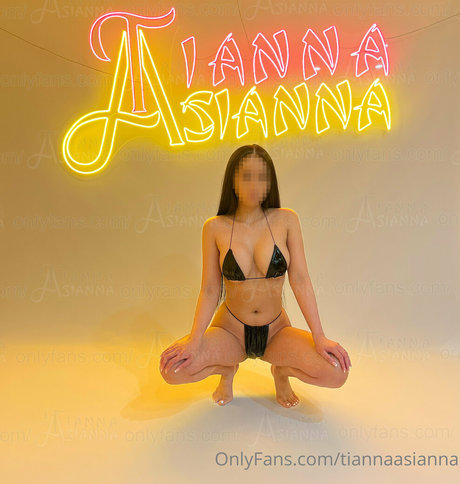 Nacktes geleaktes OnlyFans-Foto von Tiannaasianna