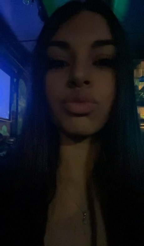 Nacktes geleaktes OnlyFans-Foto von Madiprivate