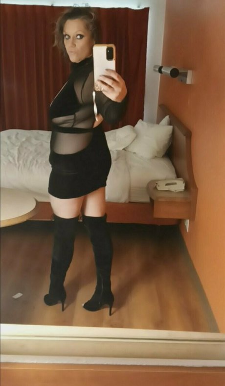 Nacktes geleaktes OnlyFans-Foto von Headingeastorwest