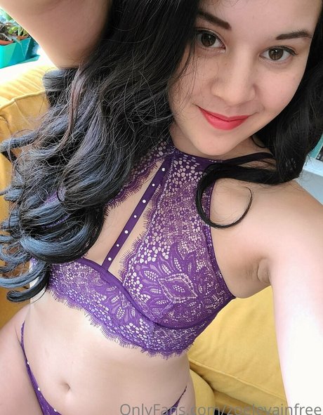 Nacktes geleaktes OnlyFans-Foto von Zoelevainfree