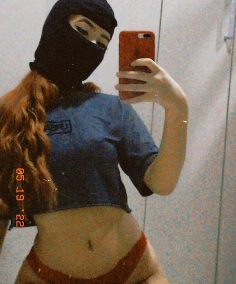 Nacktes geleaktes OnlyFans-Foto von Nessa Olliver