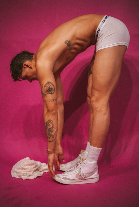 Nacktes geleaktes OnlyFans-Foto von Henryandkasey